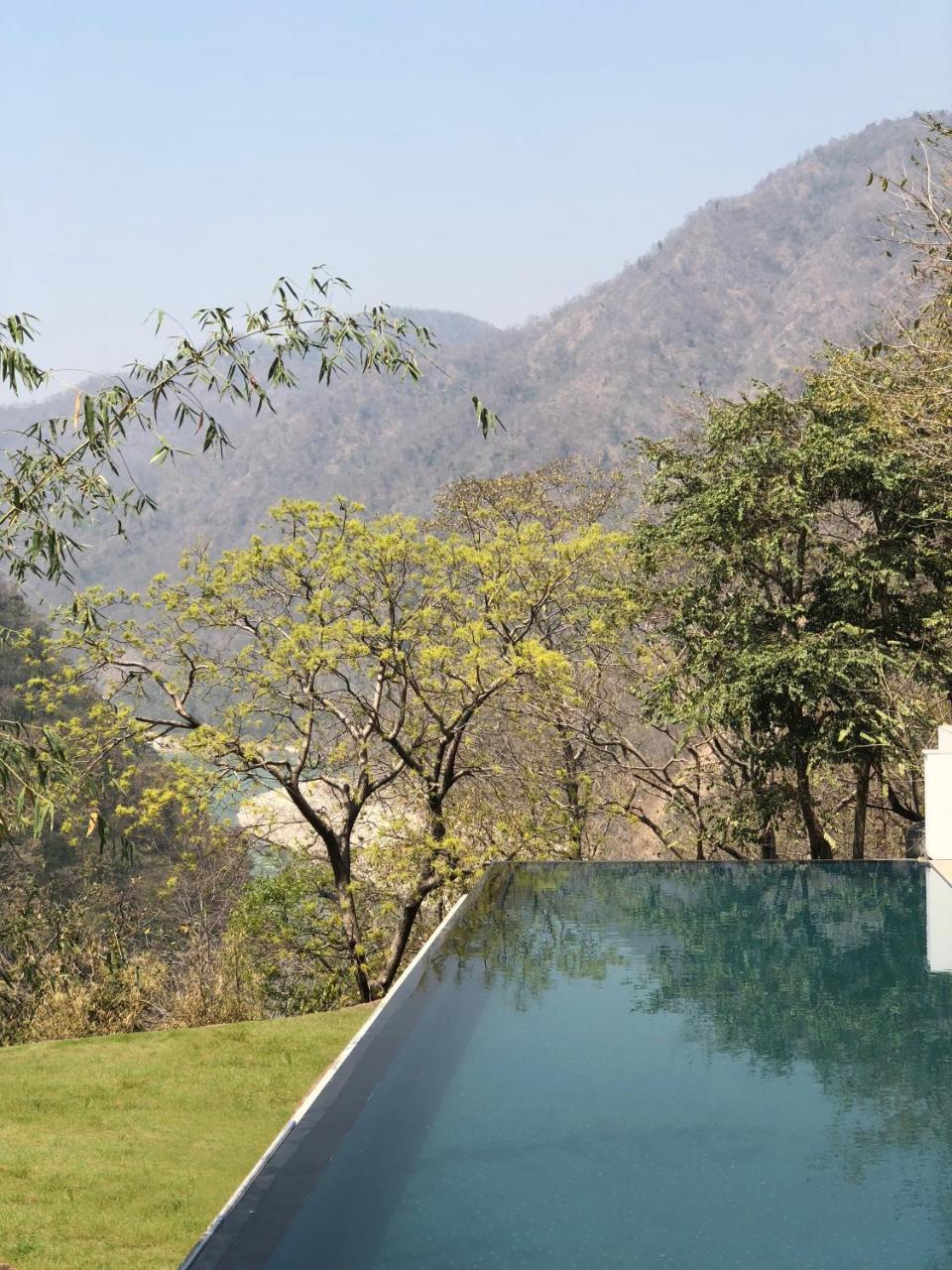 Hotel The Roseate Ganges Rishīkesh Exterior foto